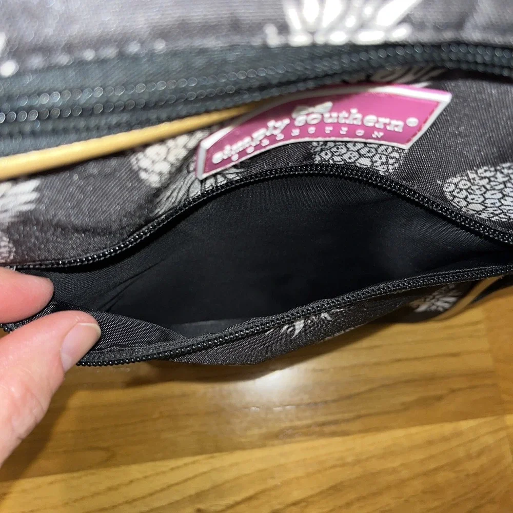 Simply Southern Pineapple Lunchbox Black White Gold Zip Closer Handle Pockets